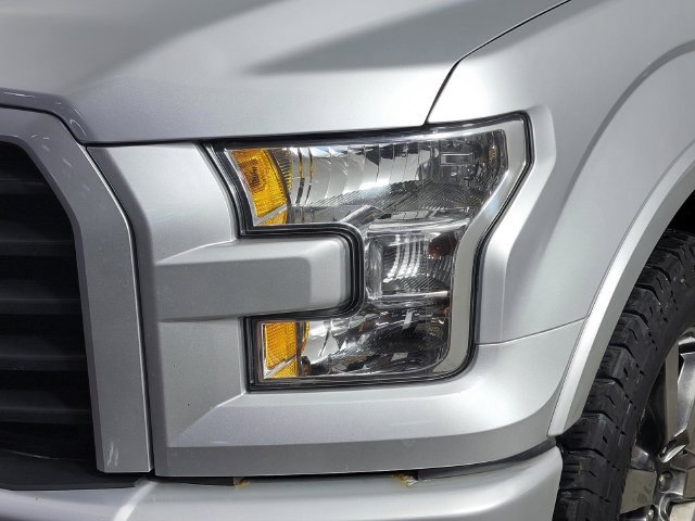 Used 2017 Ford F150 XLT w/ Equipment Group 302A Luxury AWD/4WD image 9