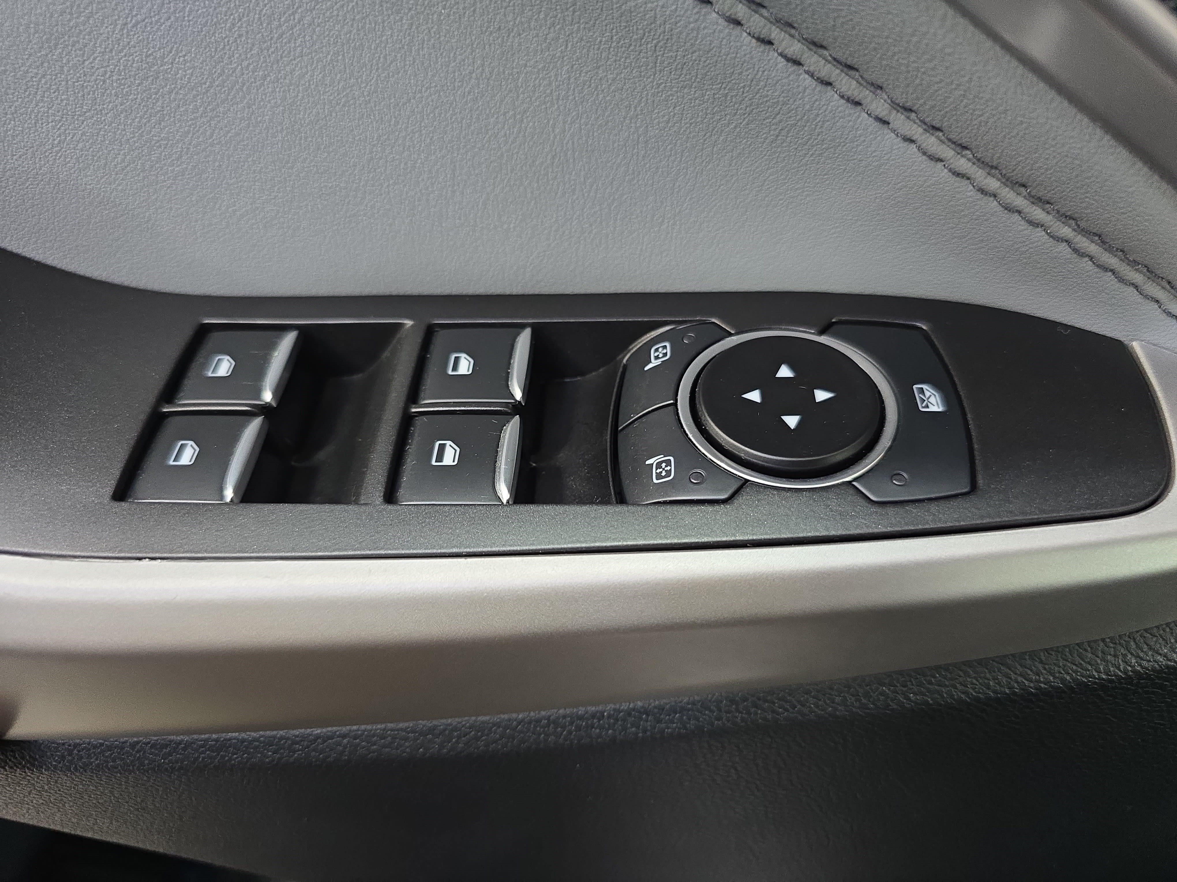 Used 2023 Ford Explorer XLT w/ Equipment Group 202A RWD image 28