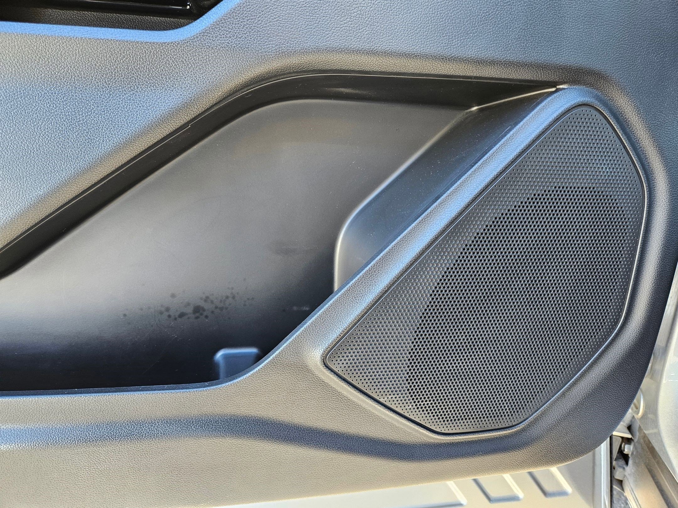 Used 2023 Ford Explorer Platinum w/ Technology Package image 16