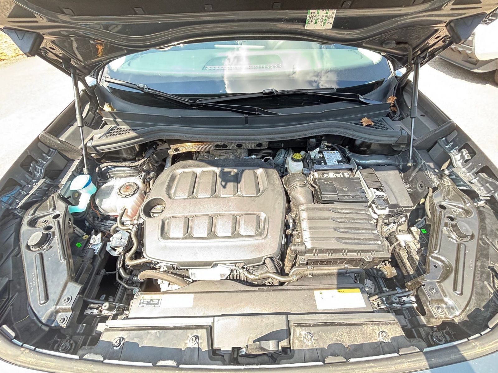 Used 2026 Volkswagen Tiguan SE AWD/4WD image 32