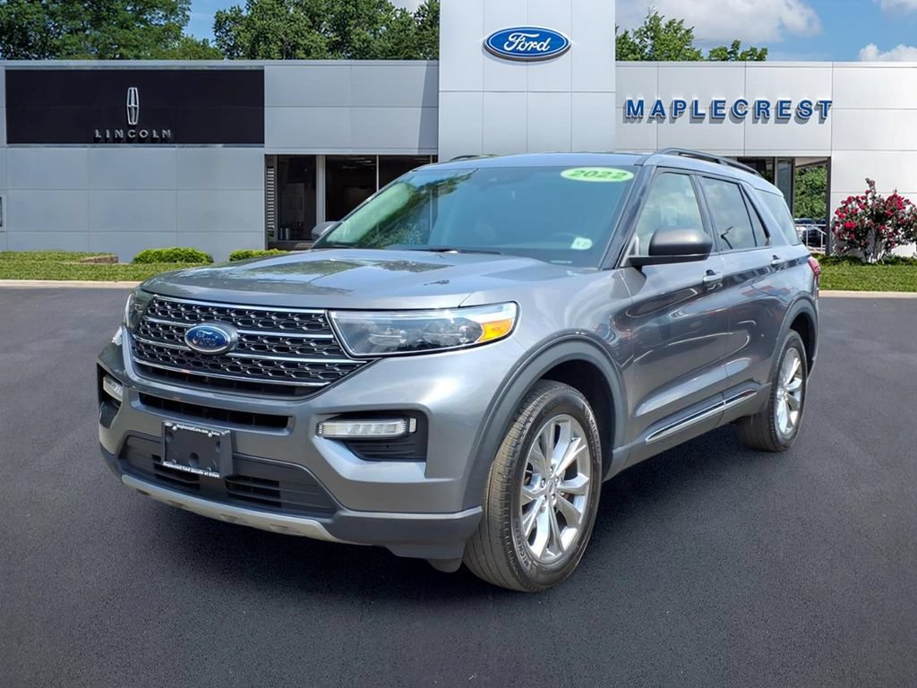 Used 2022 Ford Explorer XLT w/ Equipment Group 202A AWD/4WD image 2