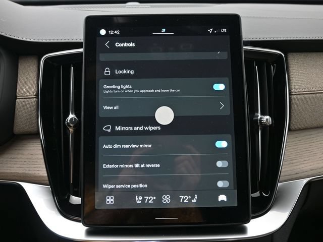 New 2026 Volvo XC90 B6 Plus w/ Protection Package Premier AWD/4WD image 18