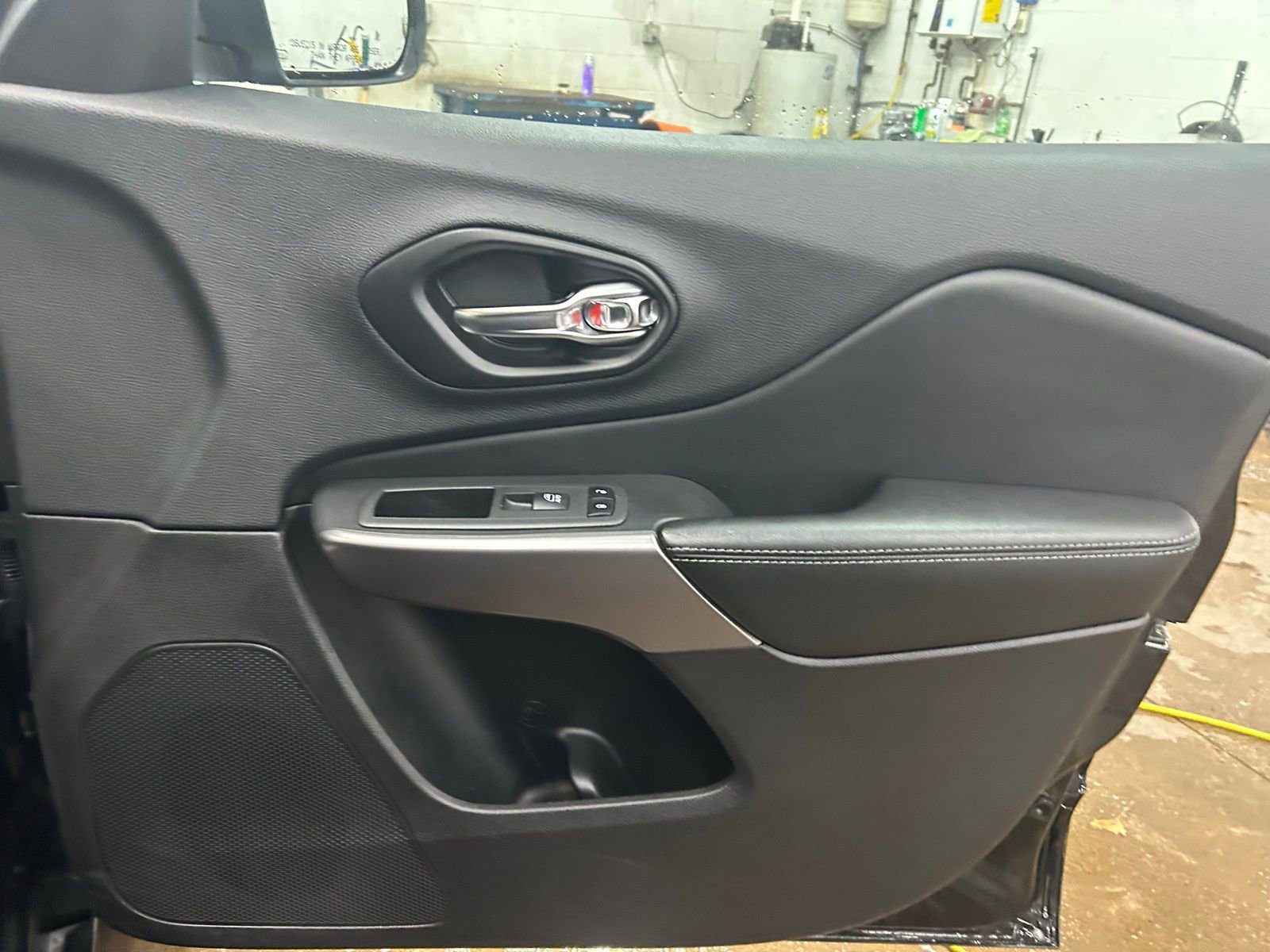 Certified 2021 Jeep Cherokee Latitude Lux w/ Sun & Sound Group image 31