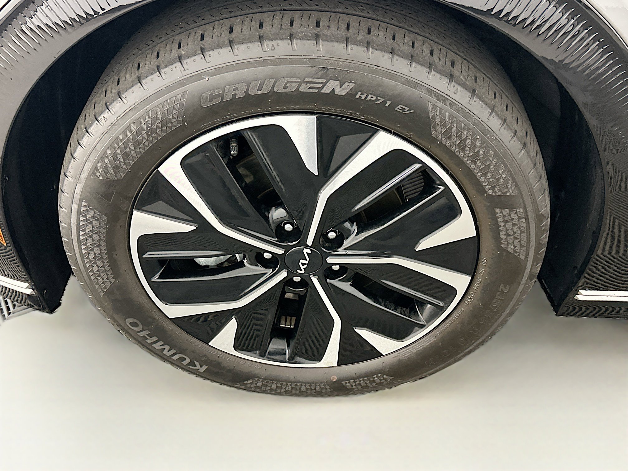 Used 2024 Kia EV6 Wind w/ Wind Technology Package AWD/4WD image 11