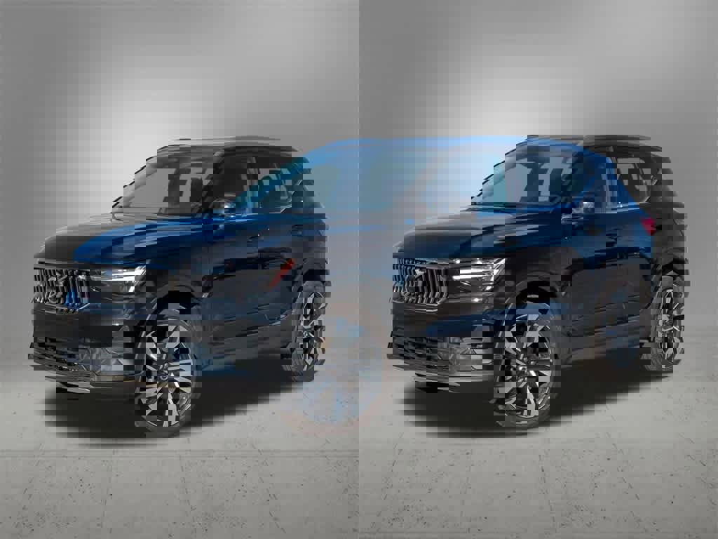 Used 2023 Volvo XC40 B5 Ultimate w/ Protection Package Premier