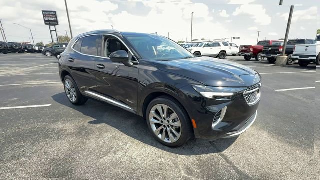 Used 2022 Buick Envision Avenir w/ Technology Package II FWD image 2