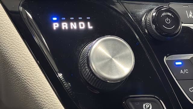 Used 2022 Chrysler Pacifica Touring-L FWD image 35