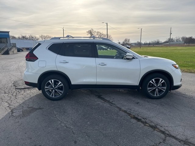 Used 2019 Nissan Rogue SV w/ Premium Package image 4