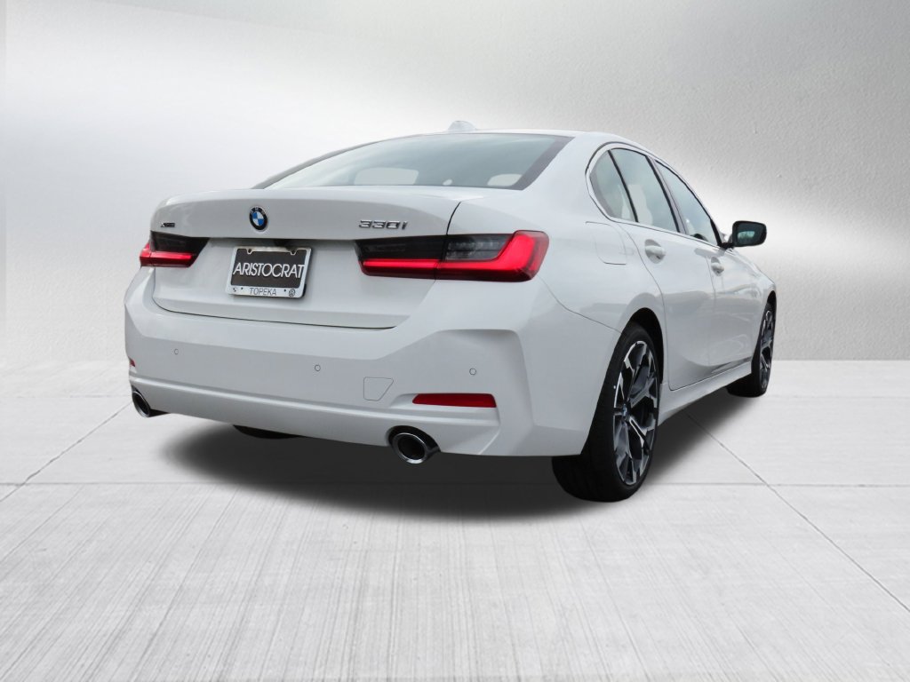 Certified 2026 BMW 330i xDrive Sedan w/ Premium Package AWD/4WD image 23