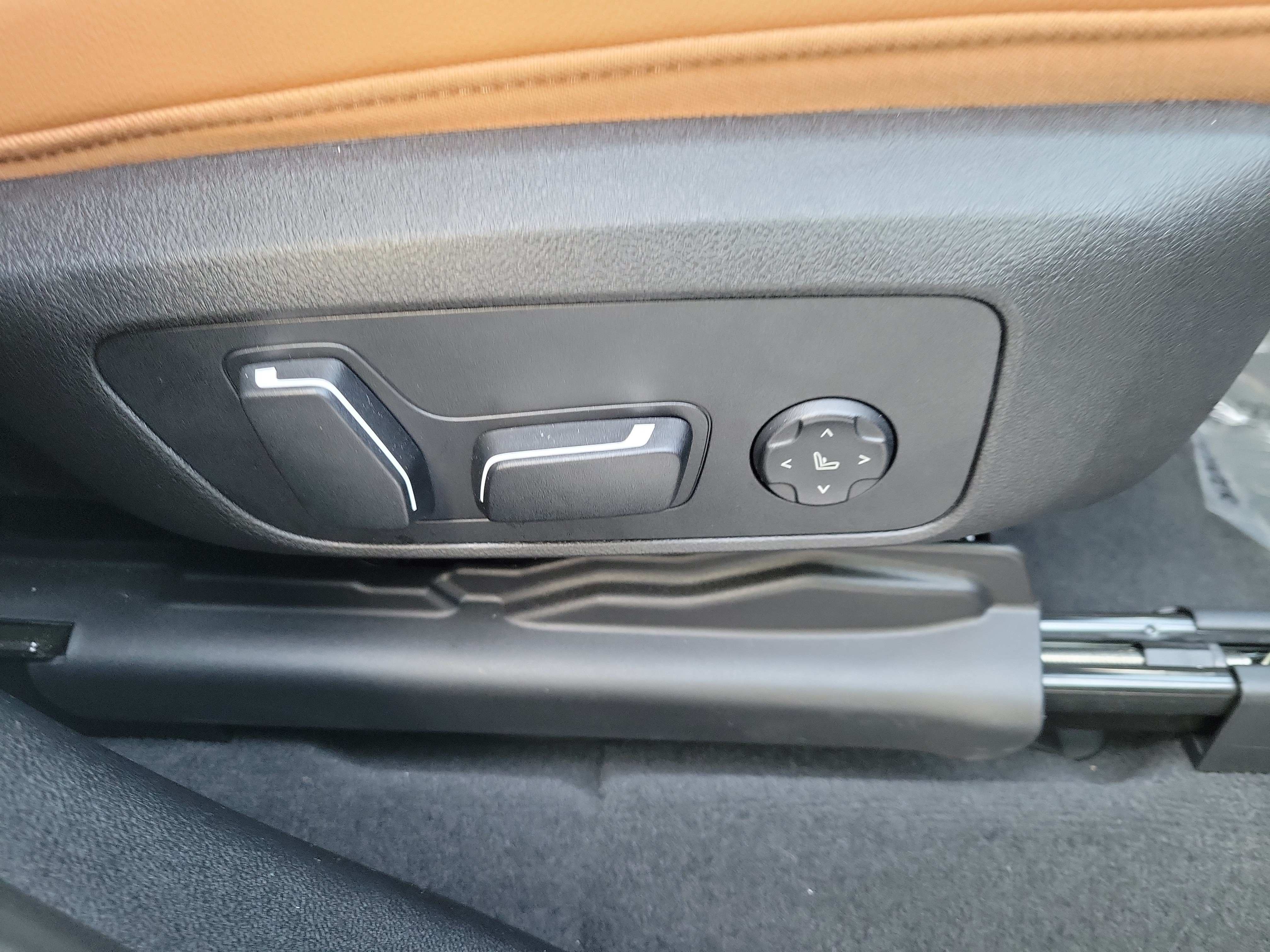Certified 2024 BMW X3 sDrive30i w/ Convenience Package RWD image 8