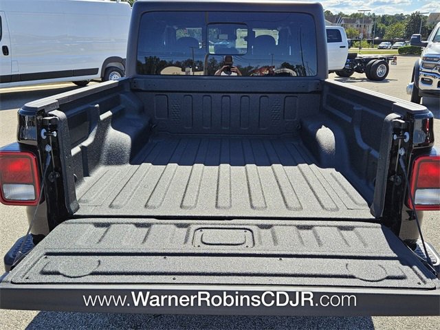 New 2025 Jeep Gladiator Sport image 11