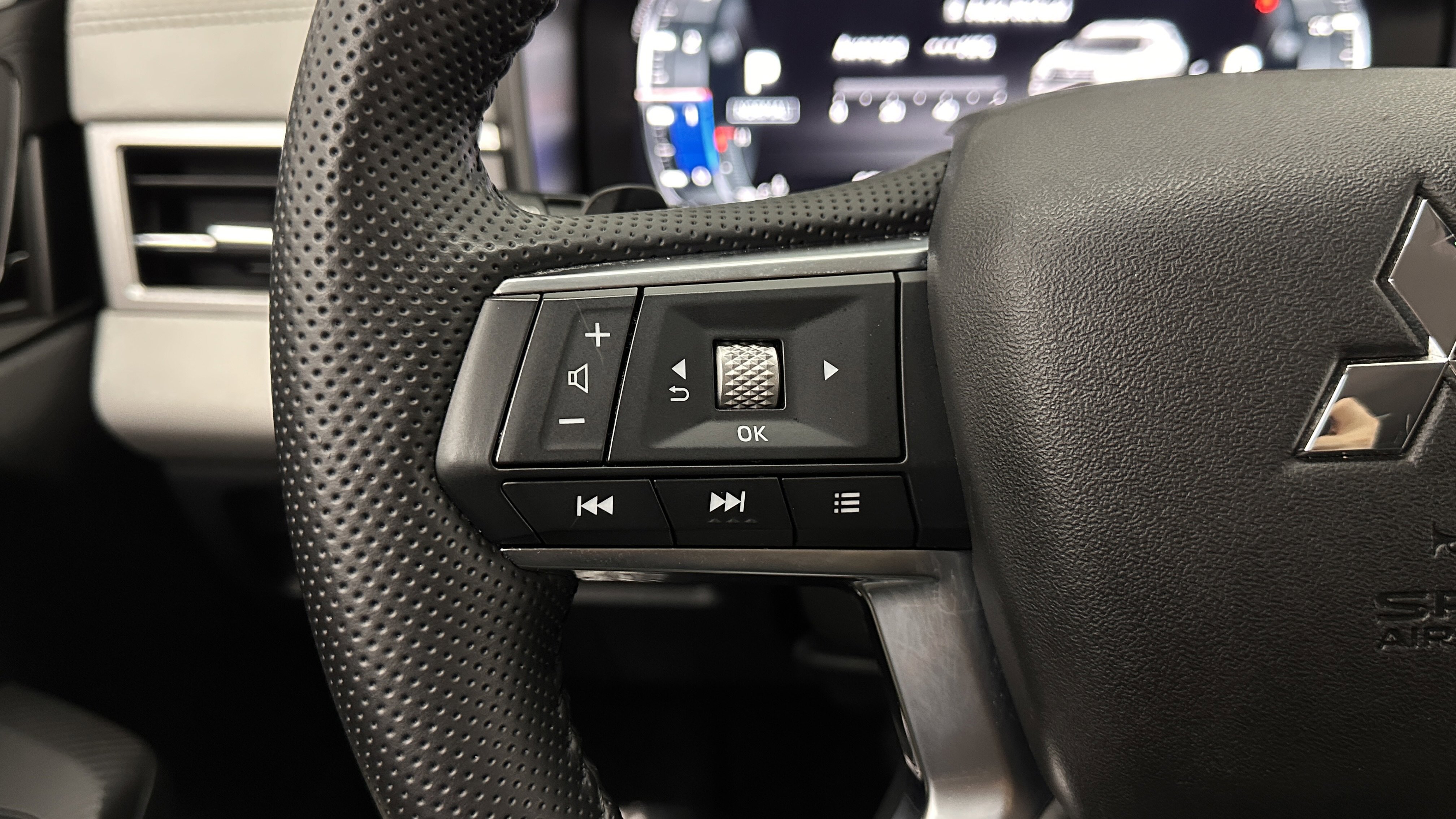 Used 2024 Mitsubishi Outlander SEL FWD image 19