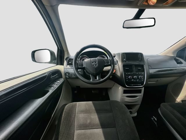 Used 2019 Dodge Grand Caravan SE FWD image 21