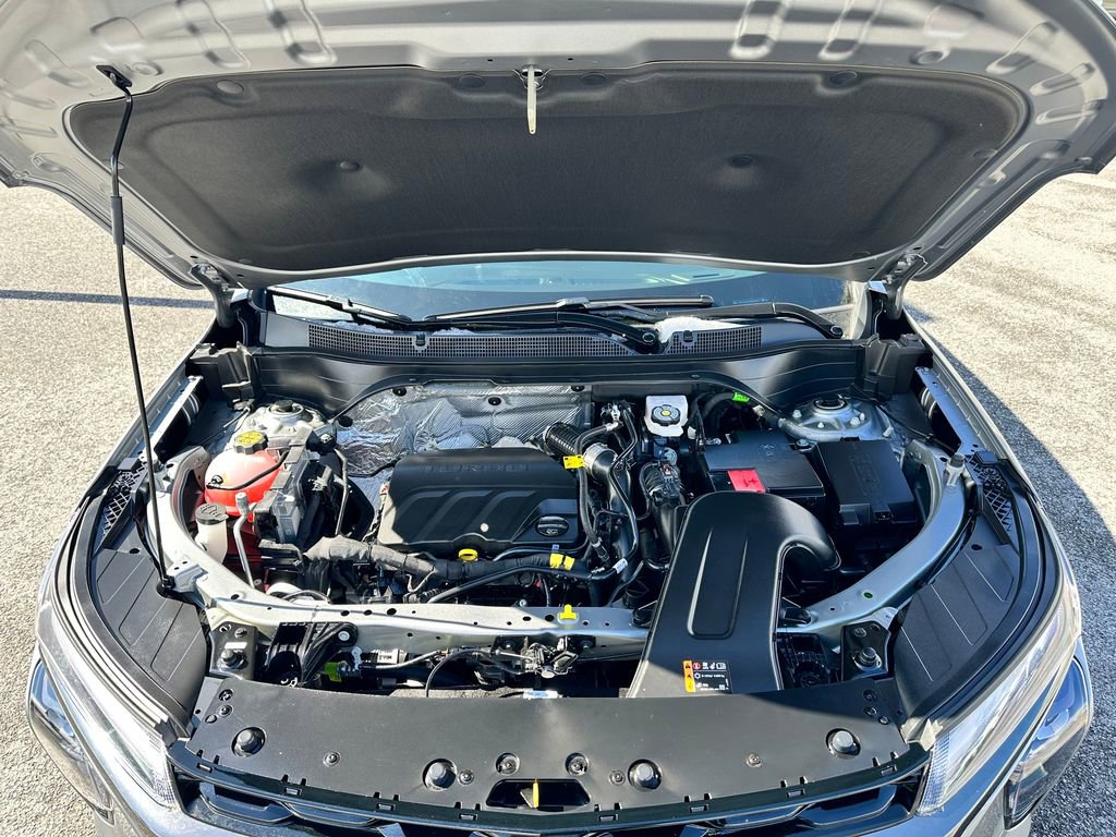 Used 2025 Chevrolet Trax RS w/ Sunroof Package image 23