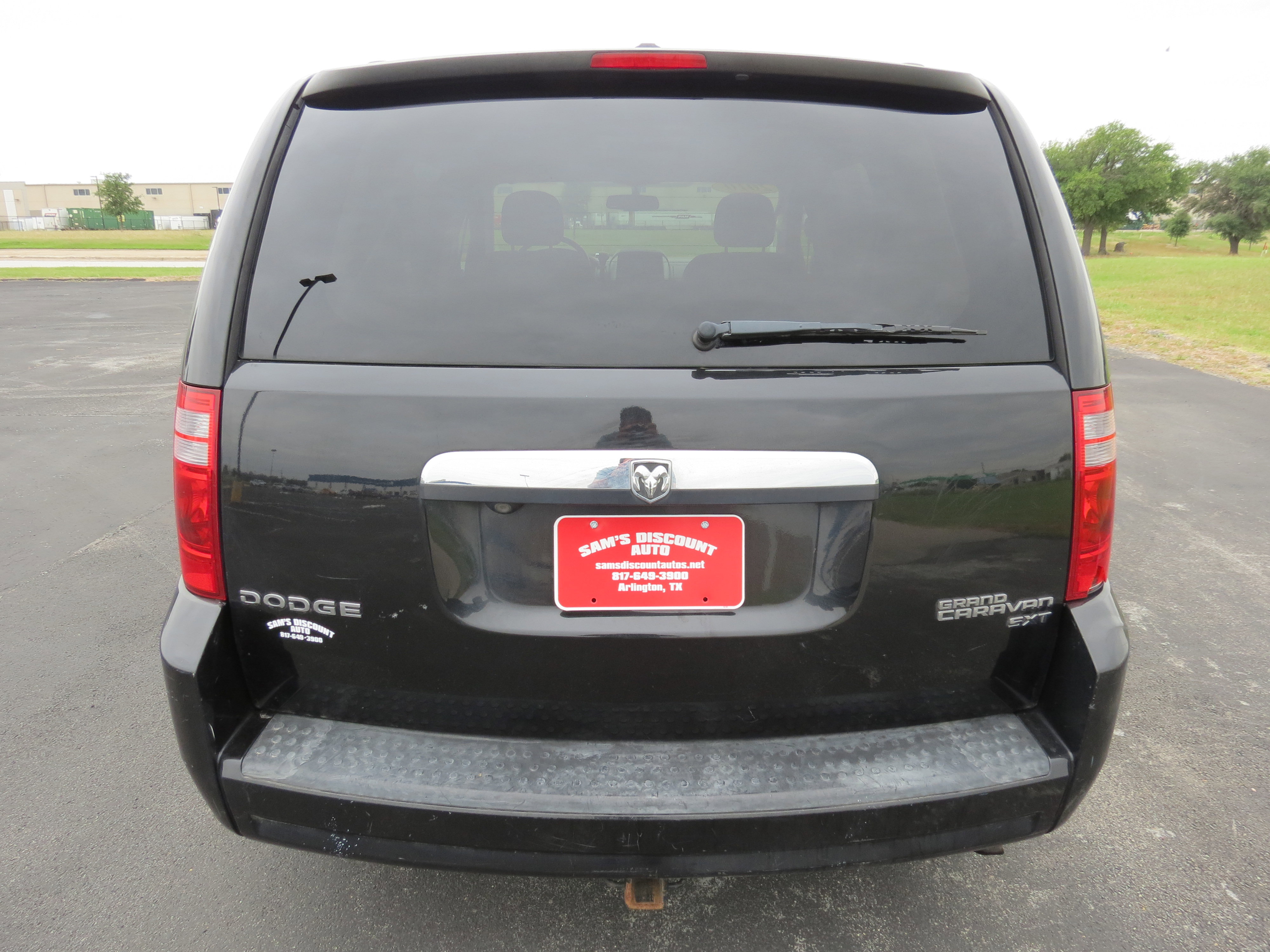 Used 2010 Dodge Grand Caravan SXT w/ Trailer Tow Group FWD image 8
