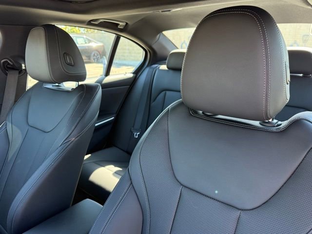 Used 2025 BMW 330i Sedan w/ M Sport Package image 21