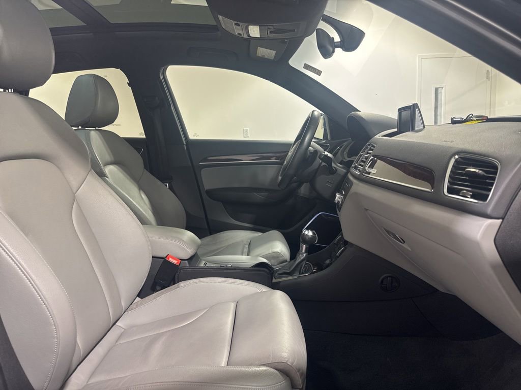 Used 2018 Audi Q3 2.0T Premium Plus w/ Premium Plus Package image 28