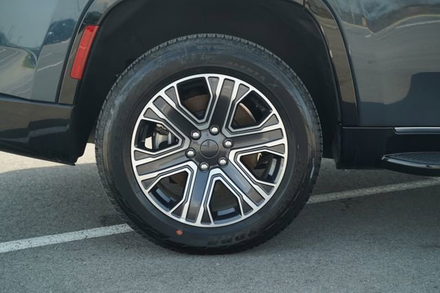 Used 2024 Jeep Wagoneer 4WD w/ Premium Group I image 45