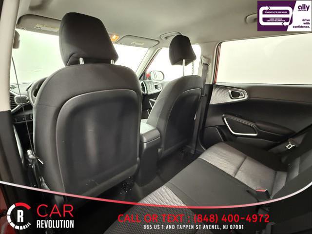 Used 2022 Kia Soul LX image 24