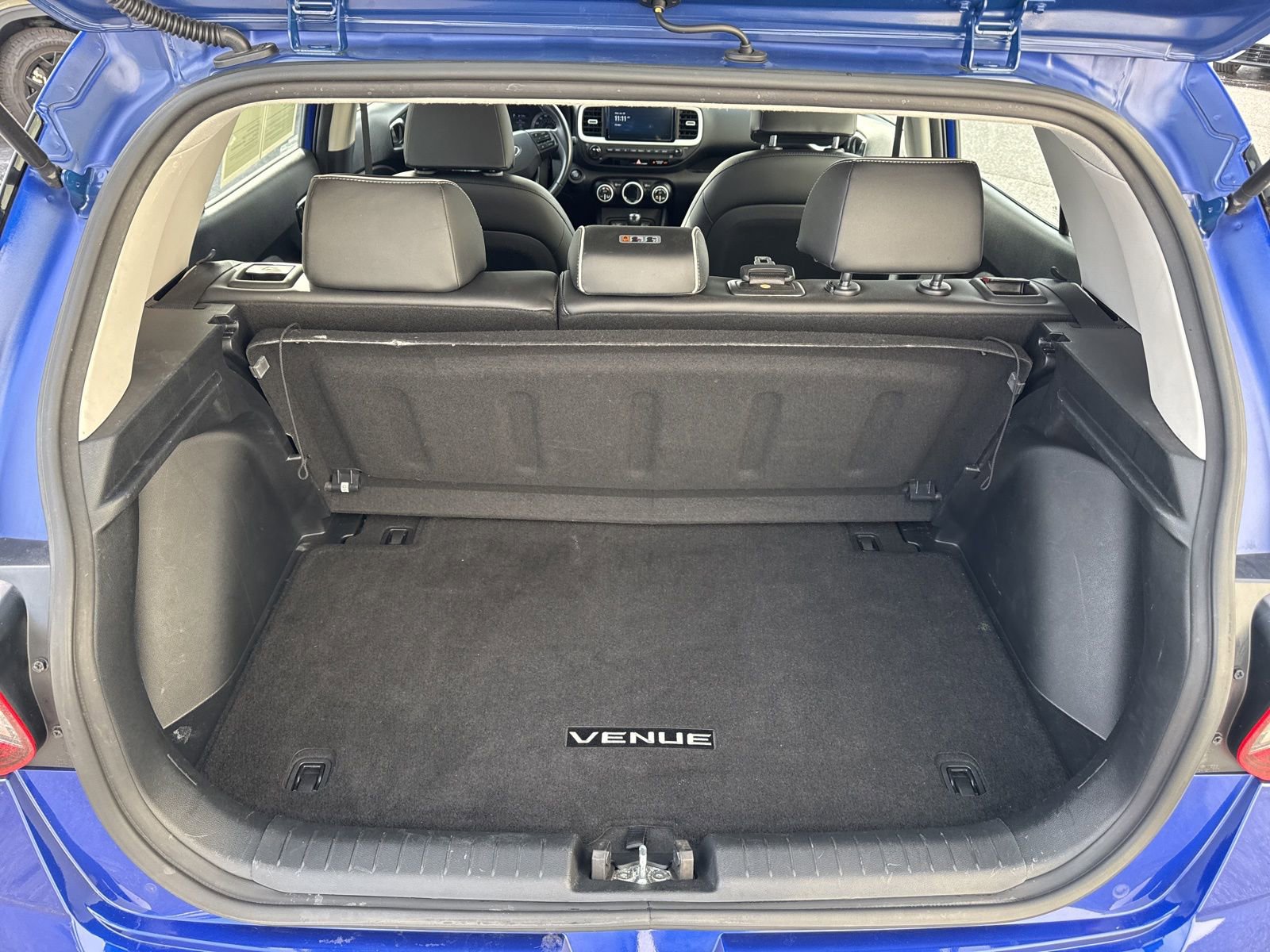 Used 2022 Hyundai Venue Limited w/ Cargo Package image 11