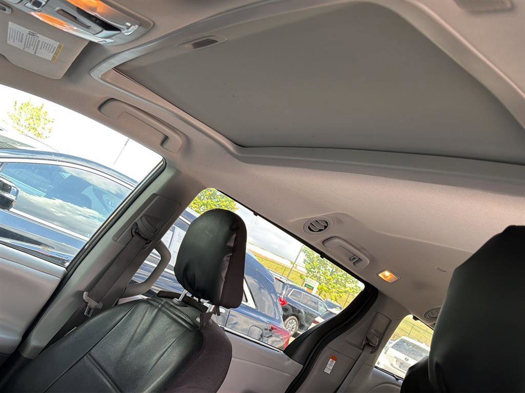 Used 2020 Toyota Sienna XLE w/ XLE Navigation Package AWD/4WD image 12