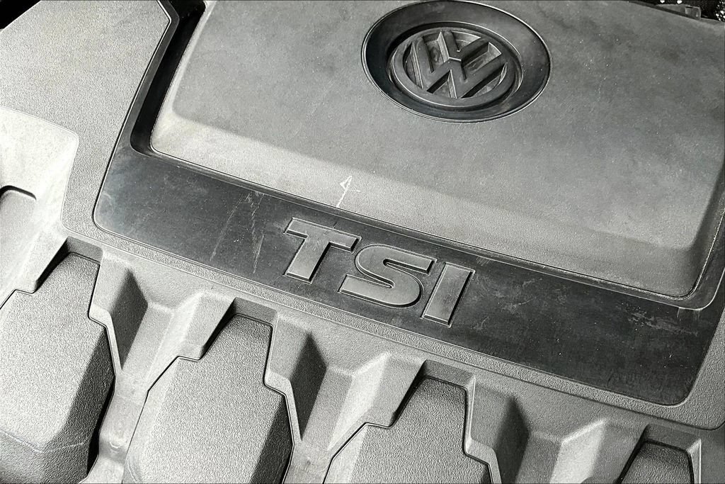 Used 2023 Volkswagen Tiguan SE R-Line FWD image 34