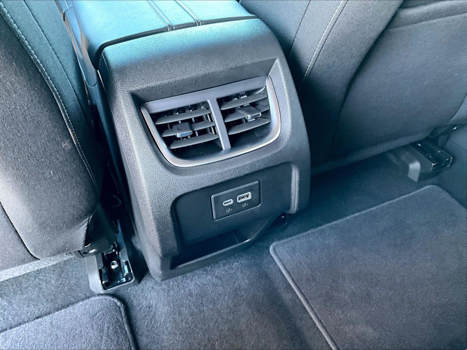 Used 2024 Chevrolet Blazer LT FWD image 10