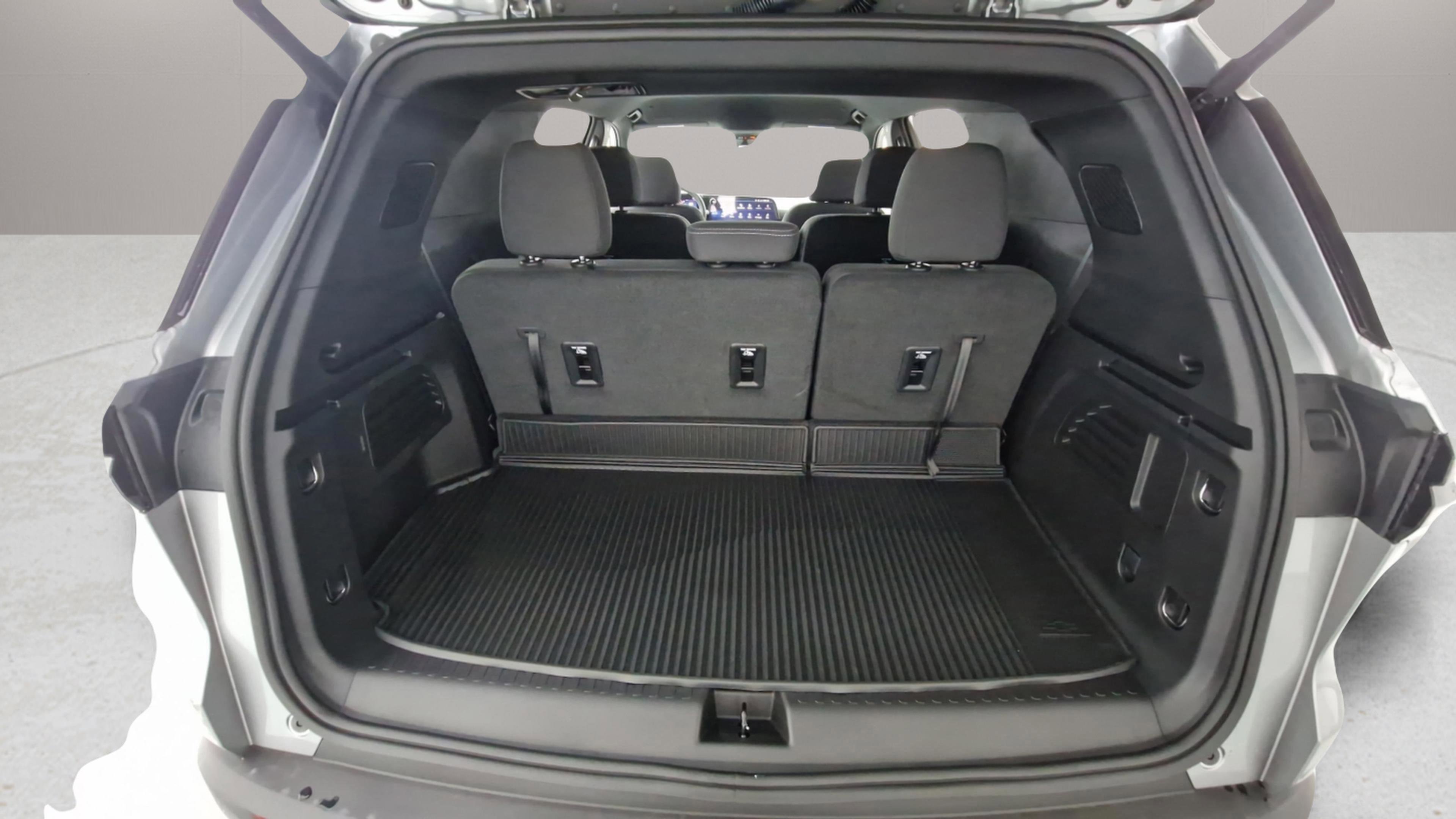 New 2026 Chevrolet Traverse LT w/ Driver Confidence Package image 15