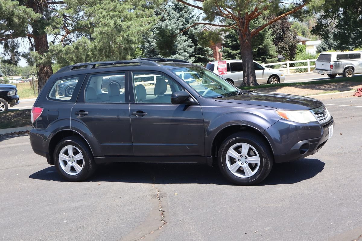 Used 2011 Subaru Forester 2.5X w/ Popular Equipment Group 1A AWD/4WD image 2
