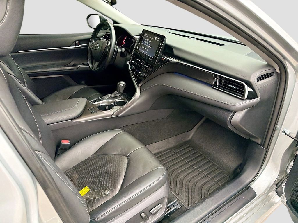 Used 2023 Toyota Camry XSE image 14