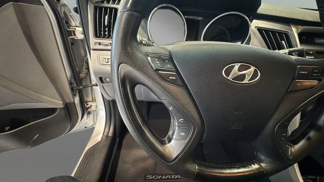 Used 2012 Hyundai Sonata Hybrid w/ Leather Pkg image 16