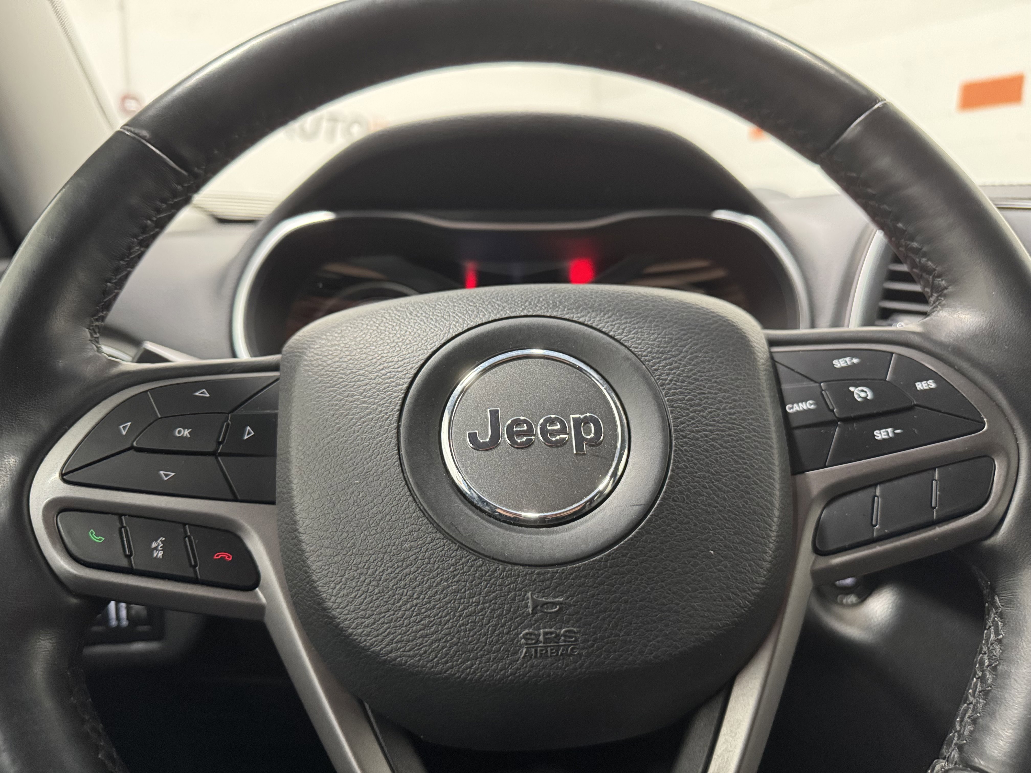 Used 2019 Jeep Cherokee Latitude Plus w/ Cold Weather Group image 25