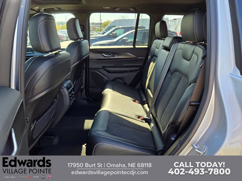New 2025 Jeep Grand Cherokee Altitude AWD/4WD image 26
