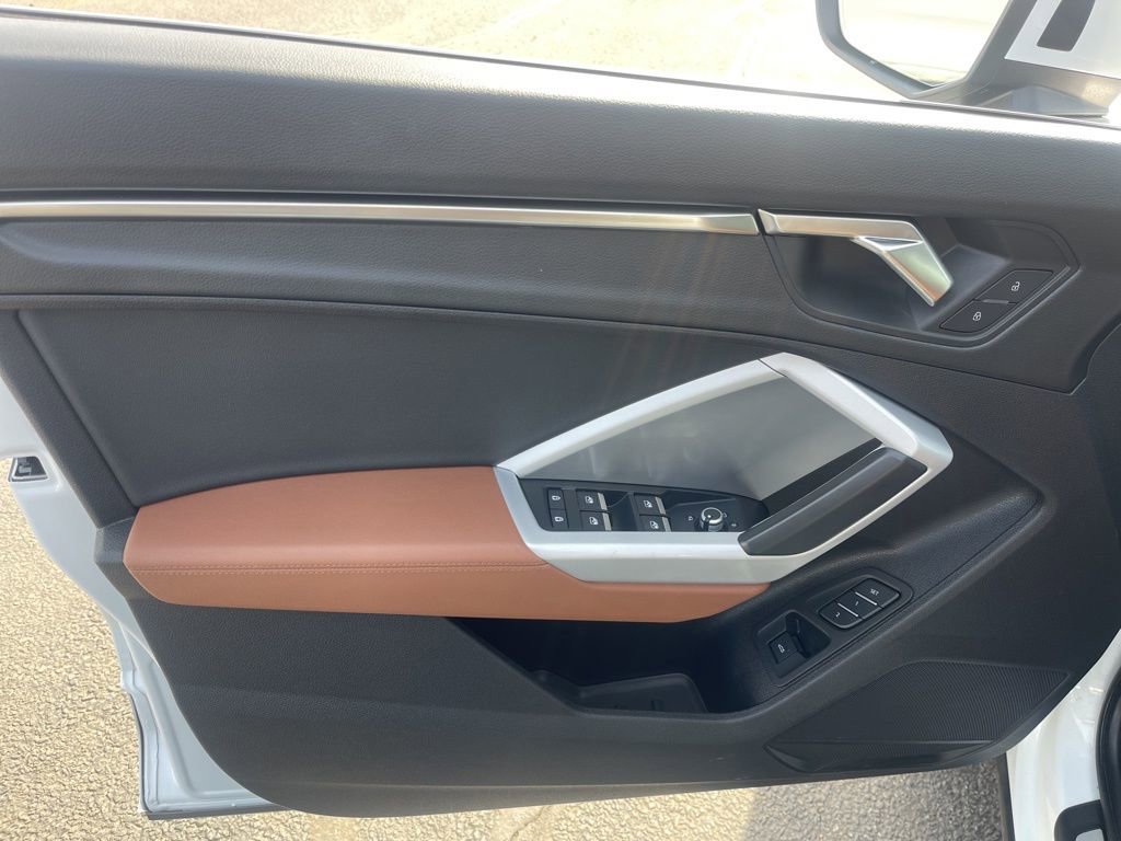 Used 2023 Audi Q3 2.0T Premium image 9