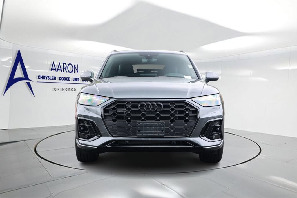 Used 2024 Audi Q5 e Prestige w/ Prestige Package AWD/4WD image 4