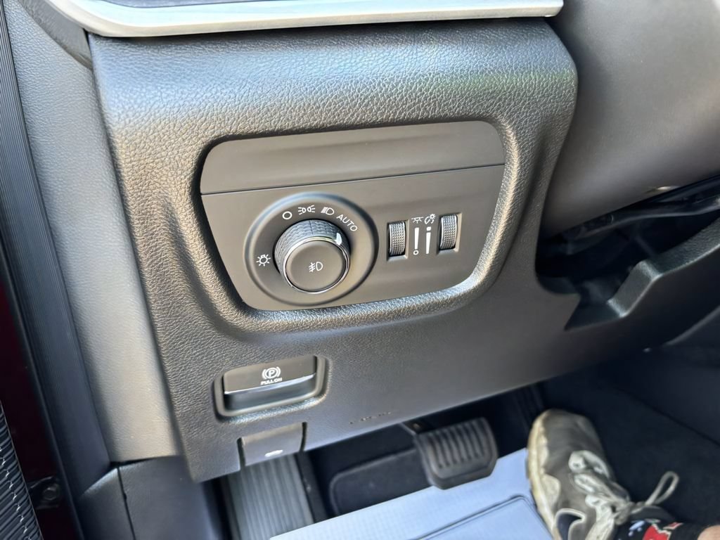 New 2025 Jeep Grand Cherokee Limited w/ Black Appearance Package AWD/4WD image 28