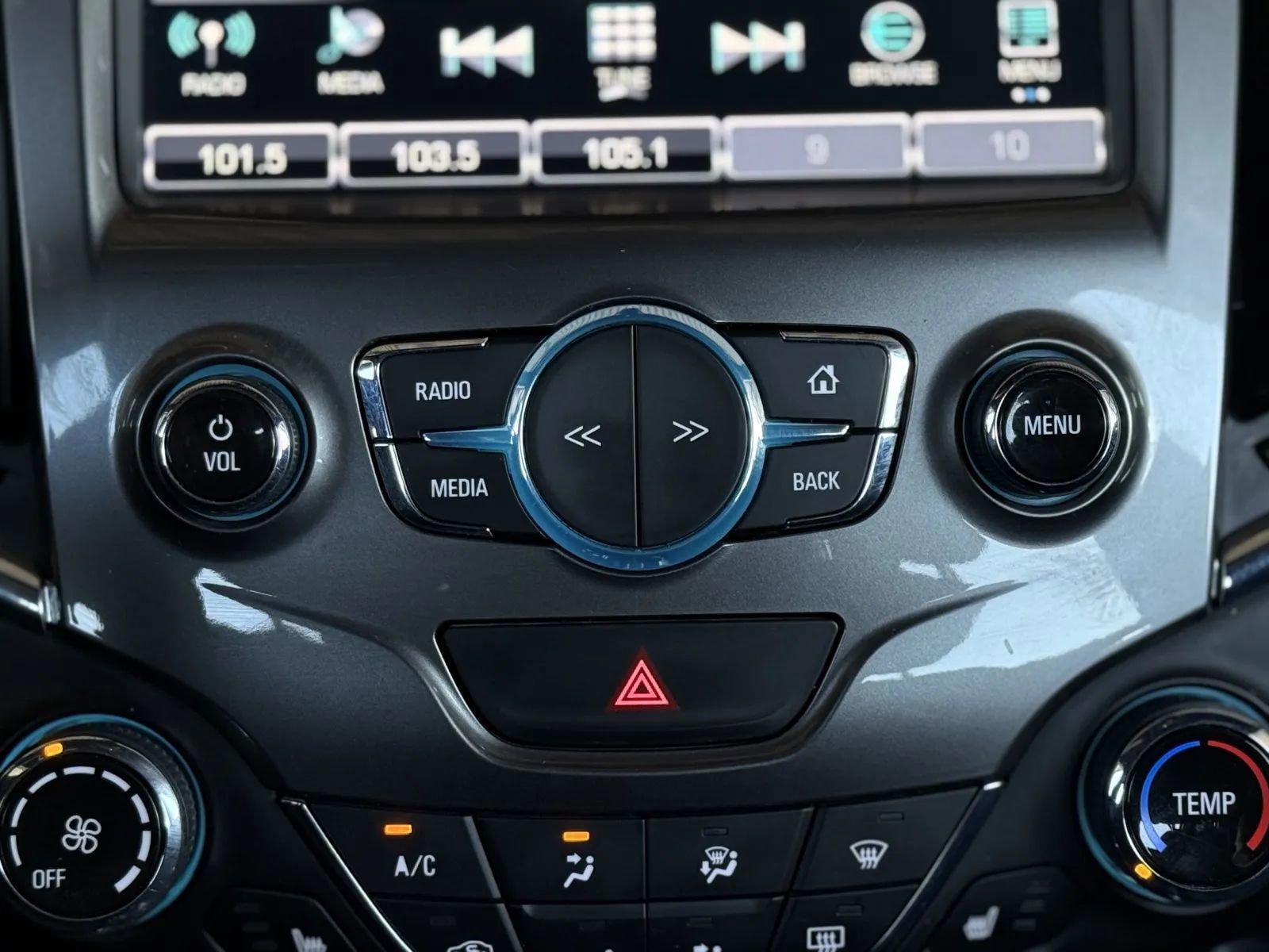 Used 2017 Chevrolet Cruze LT w/ Sun And Sound Package image 32