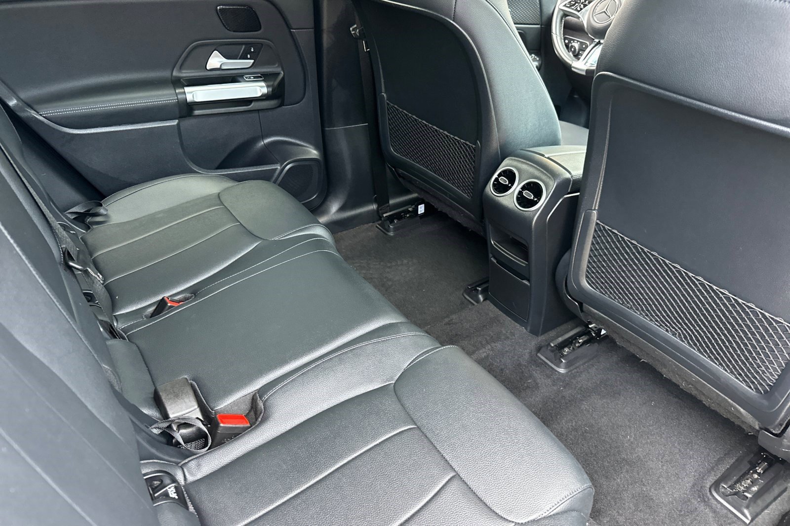 Certified 2024 Mercedes-Benz EQB 300 4MATIC image 31