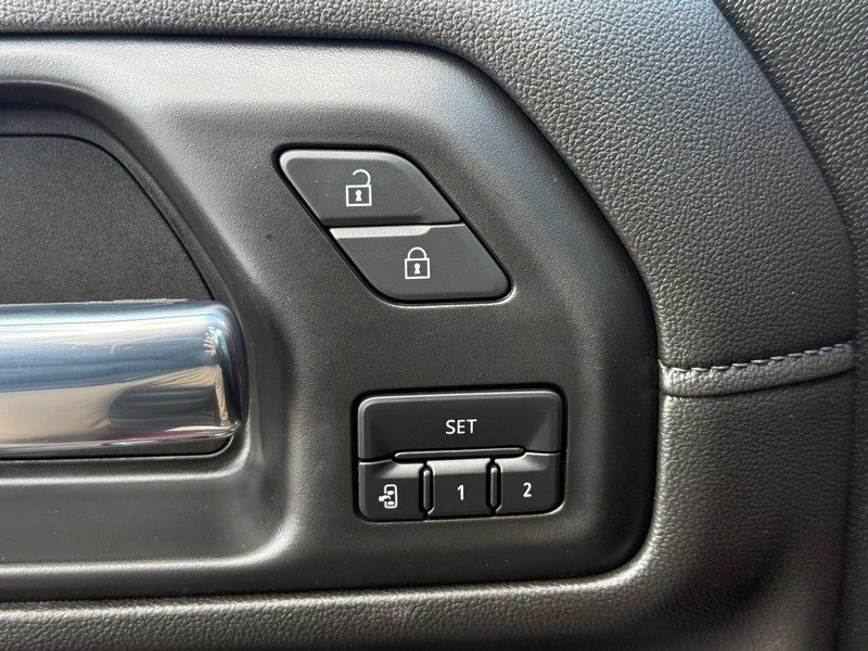 Used 2022 Chevrolet Silverado 2500 High Country image 14