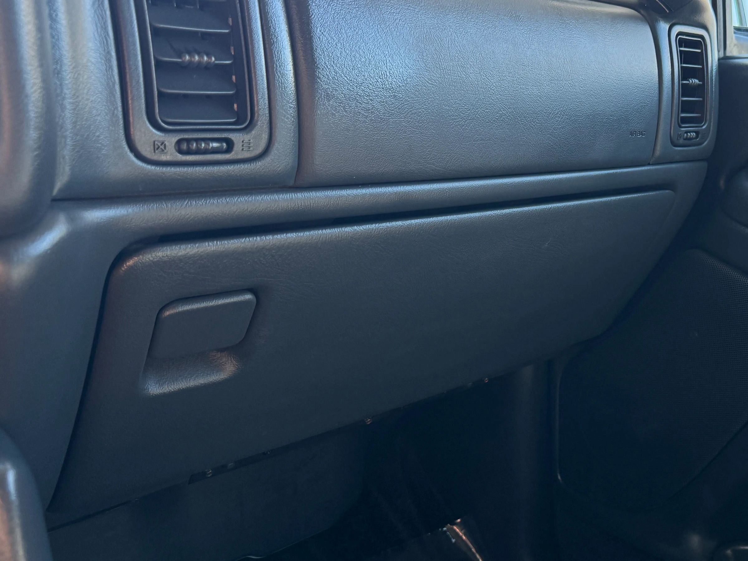 Used 2002 Chevrolet Avalanche 4x4 w/ Off-Road Suspension Pkg image 23