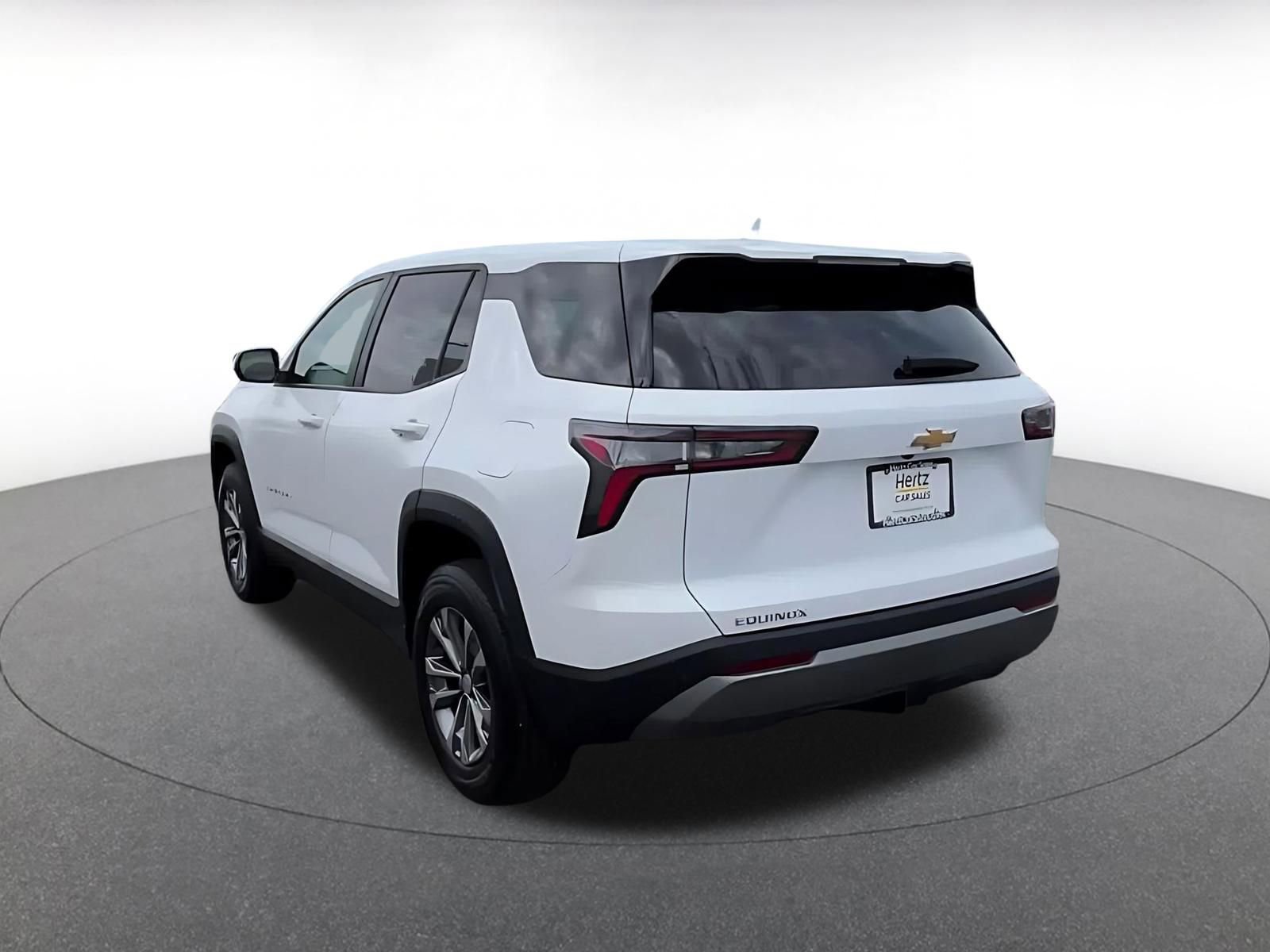 Used 2025 Chevrolet Equinox LT FWD image 11