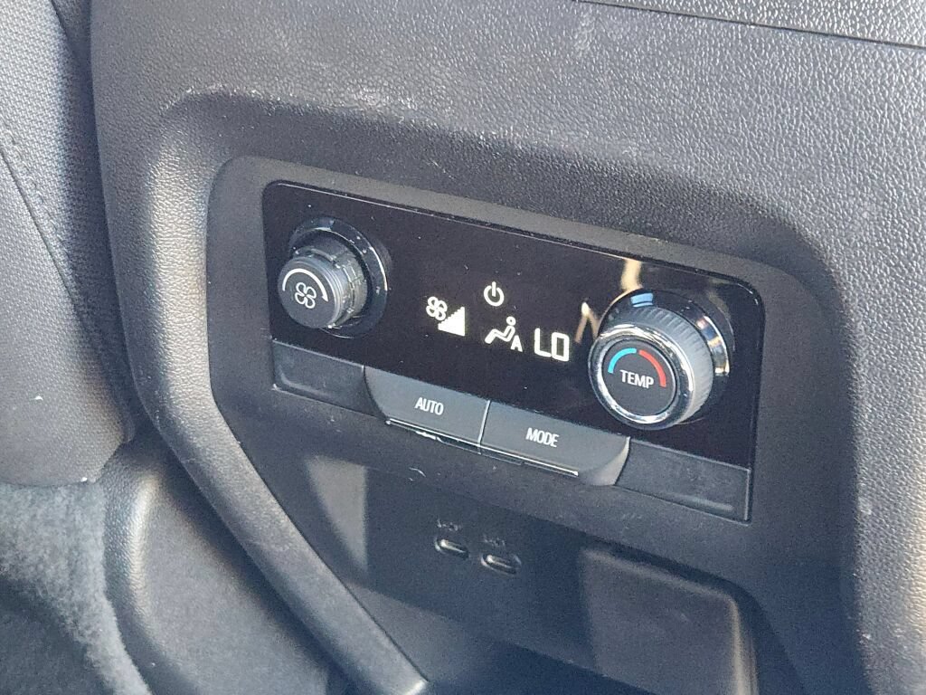 Used 2024 Chevrolet Traverse LT AWD/4WD image 11