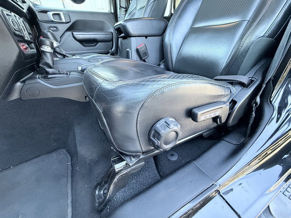 Used 2021 Jeep Wrangler Unlimited Rubicon w/ Xtreme Recon 35" Tire Package image 24