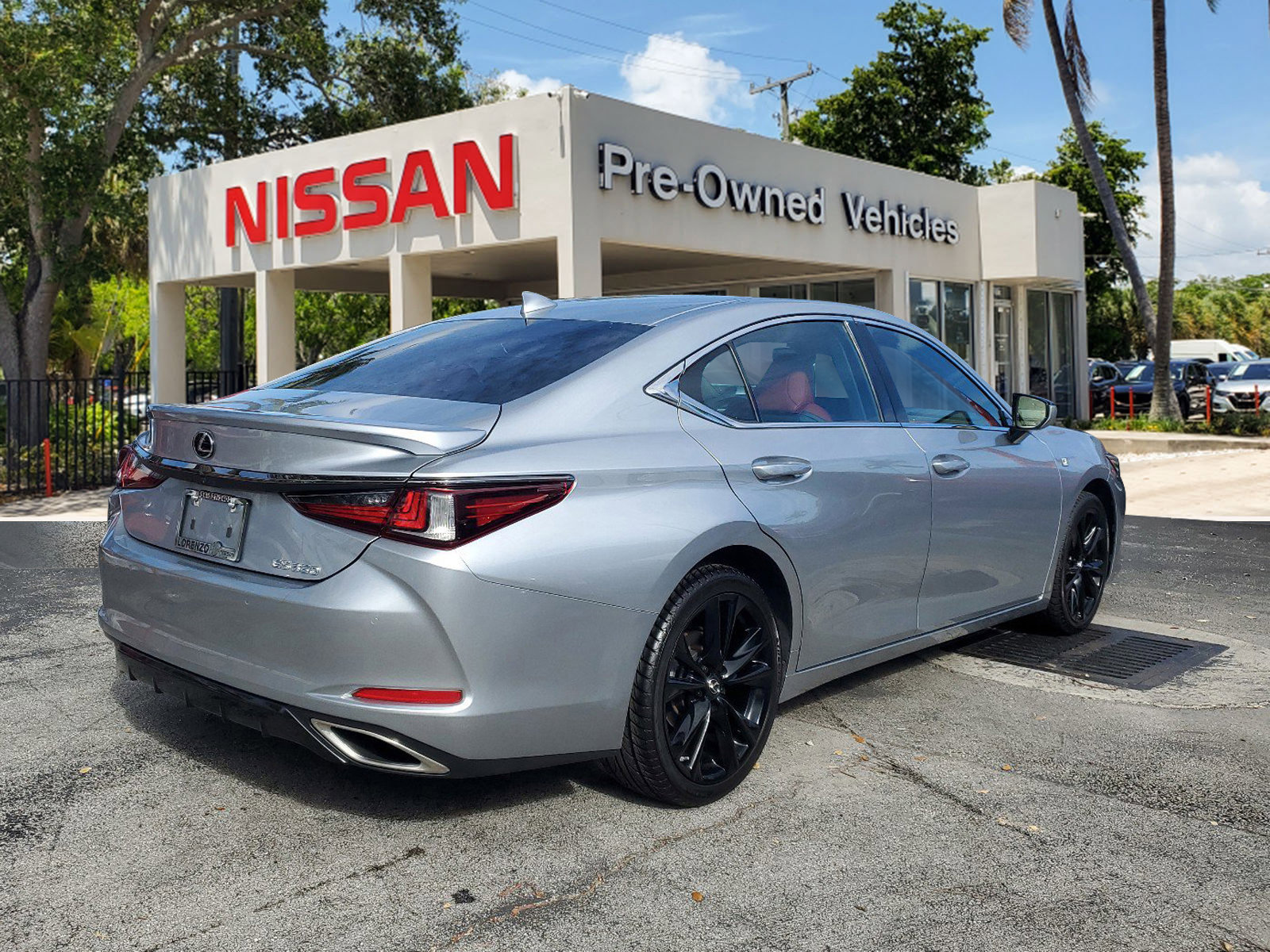 Used 2022 Lexus ES 350 F Sport w/ Accessory Package 2 image 4