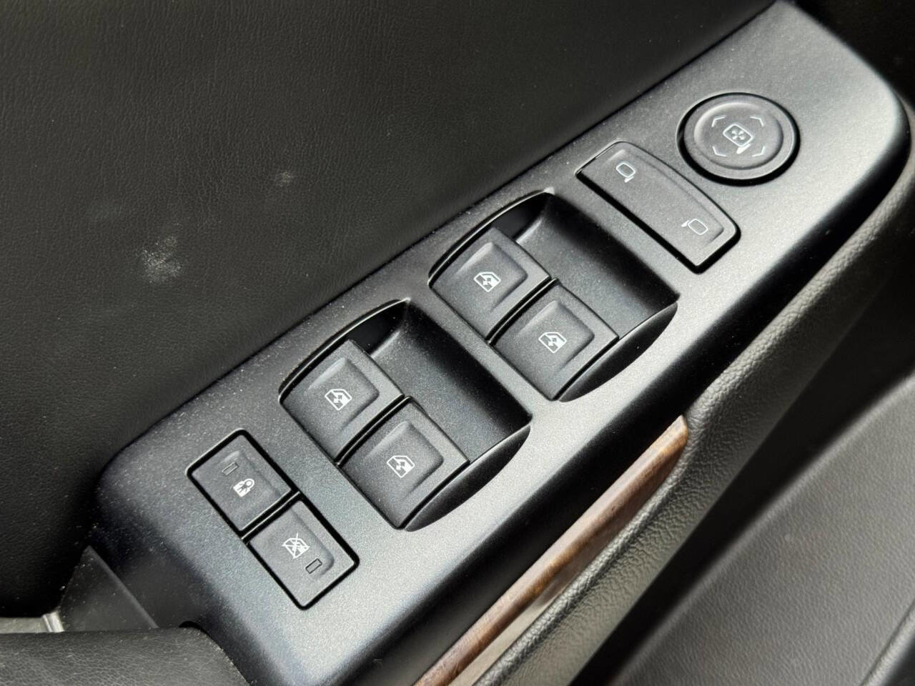 Used 2015 Chevrolet Tahoe 2WD w/ Remote Keyless Entry Package image 17