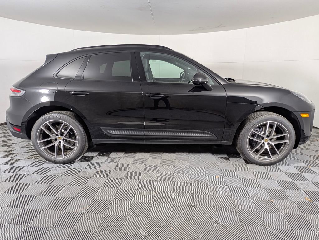New 2026 Porsche Macan image 8