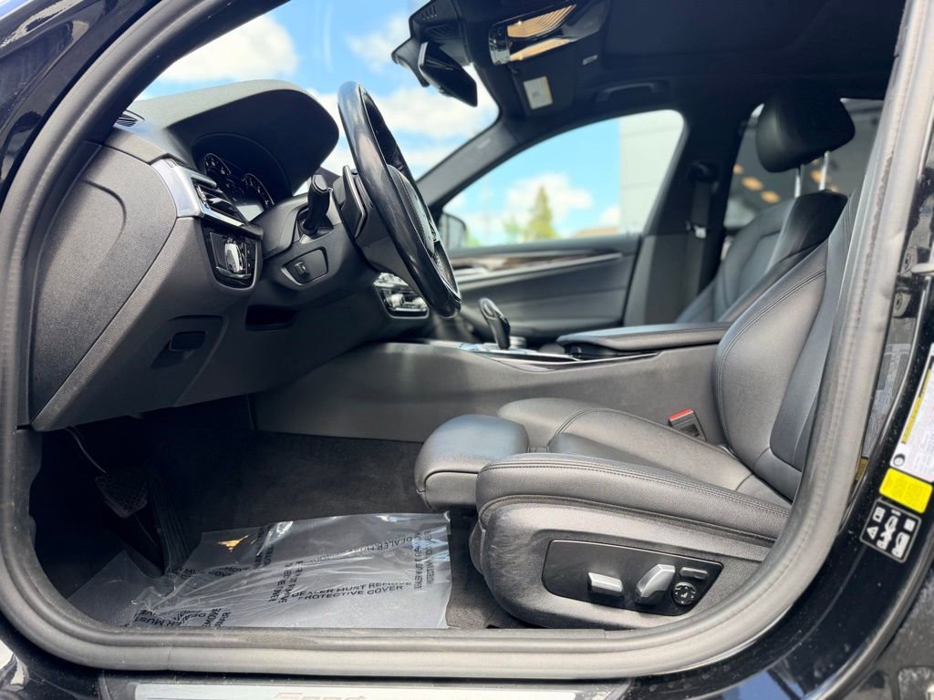 Used 2019 BMW 530i xDrive w/ Convenience Package AWD/4WD image 10