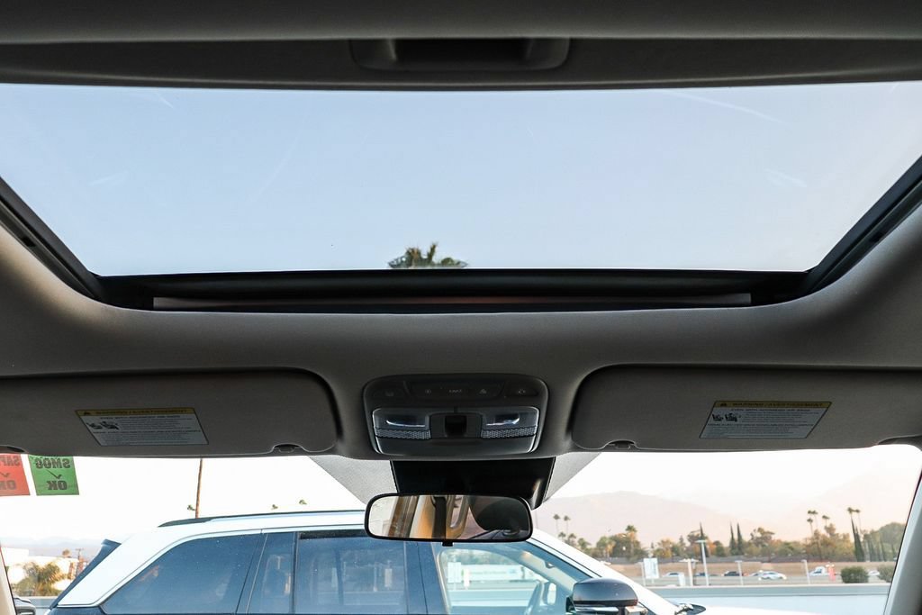Used 2022 Kia Telluride S FWD image 18