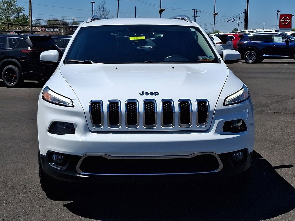 Used 2018 Jeep Cherokee Limited AWD/4WD image 2