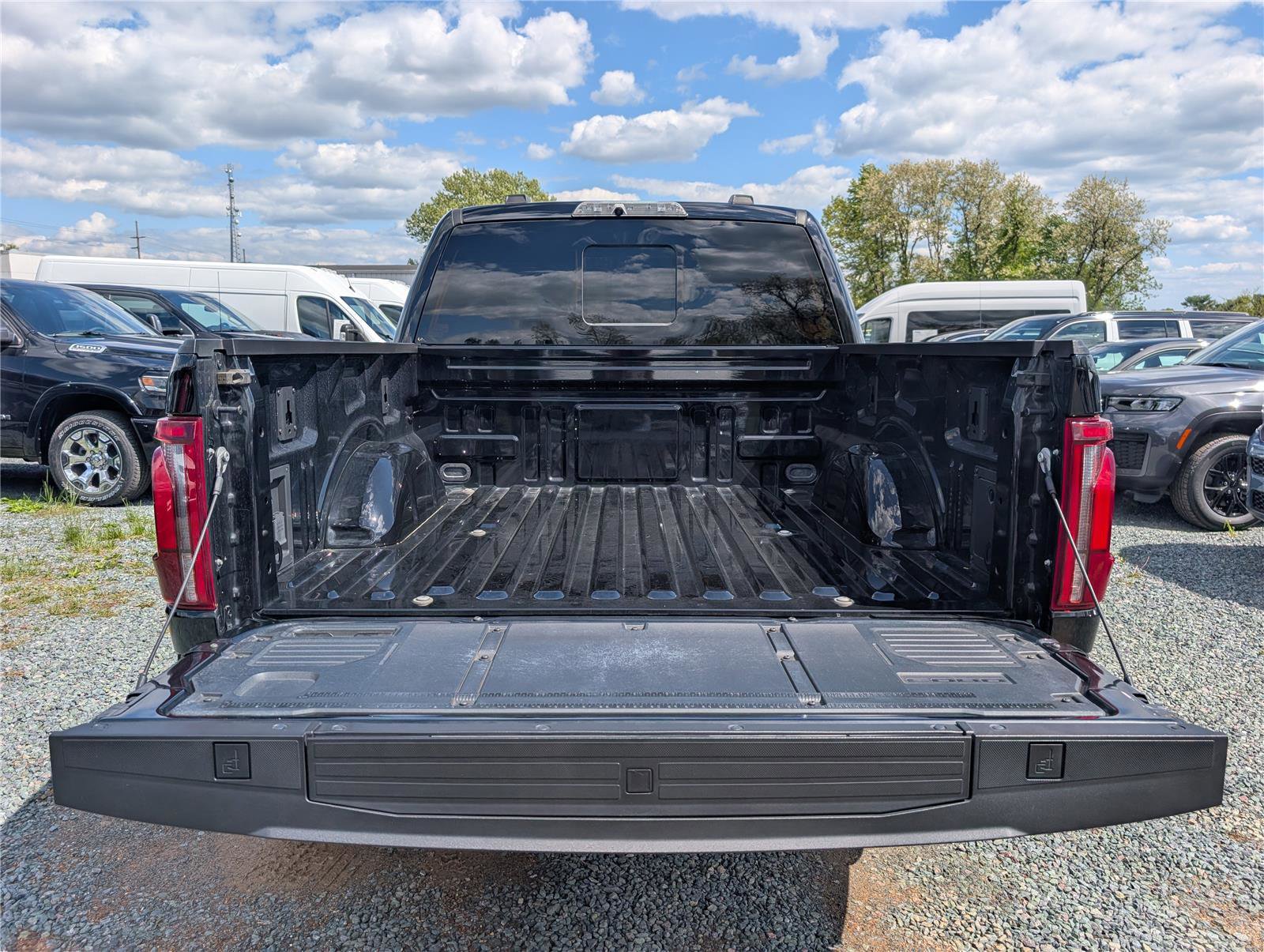 Used 2024 Ford F150 Raptor AWD/4WD image 16